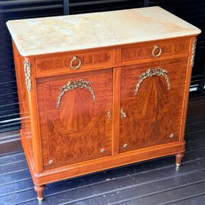 Peça rara e sofisticada do início do século XX