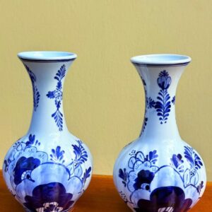 PAR DE VASOS em PORCELANA HOLANDESA