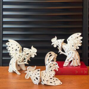 TRIO DE GALOS EM PORCELANA