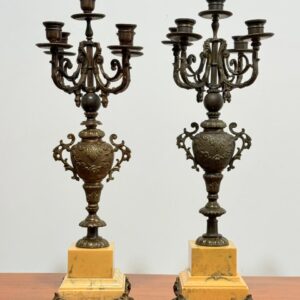 PAR DE CANDELABROS ESTILO LOUIS XVI