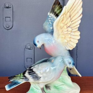CASAL DE POMBINHOS FIGURINE em FAIANÇA ALEMÃ